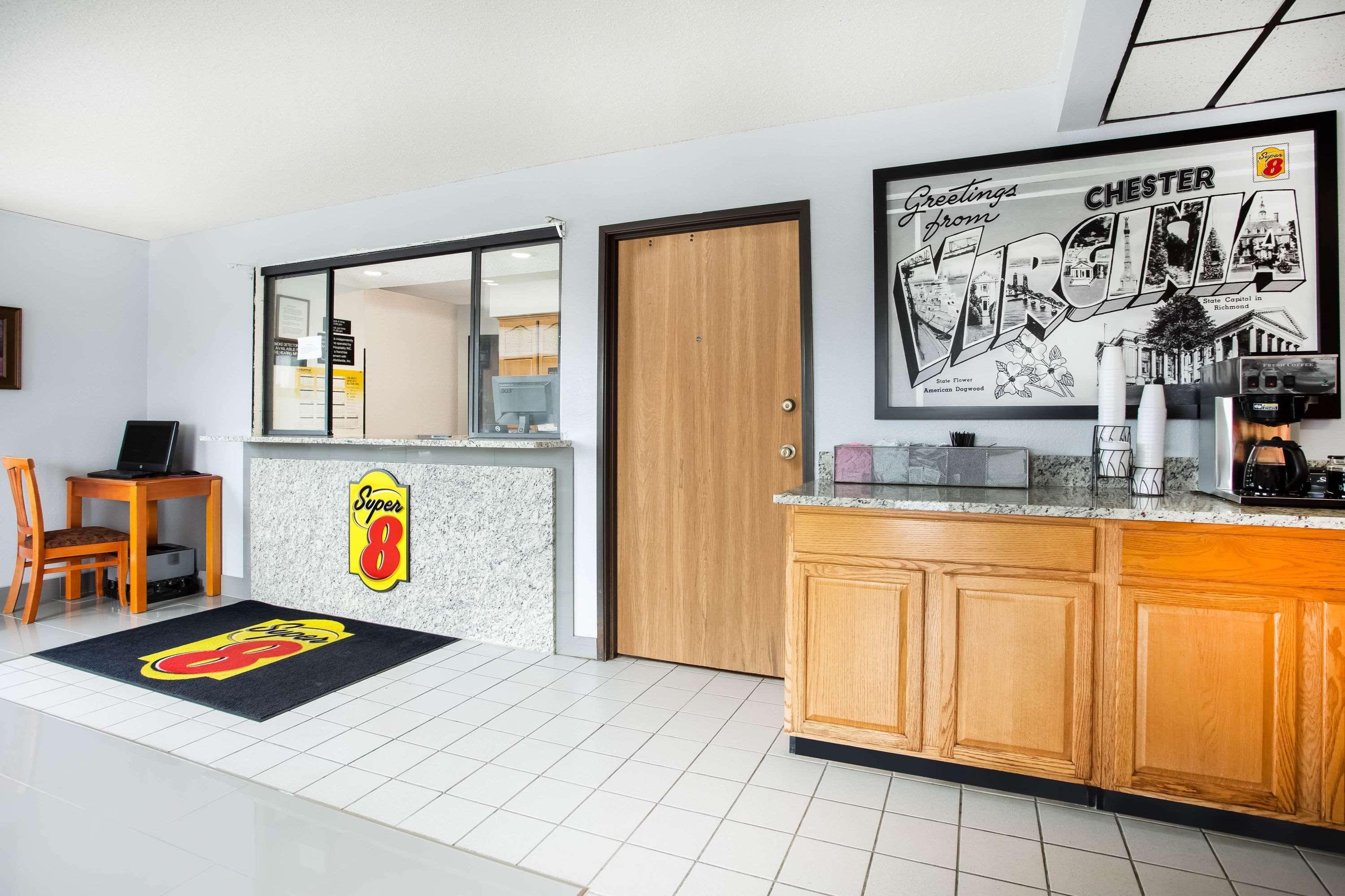 Super 8 By Wyndham Chester/Richmond Area Exterior foto